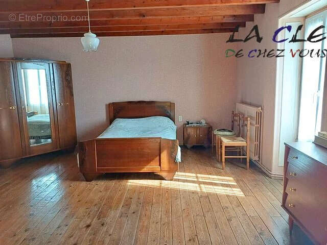 Maison à FAYE-SUR-ARDIN