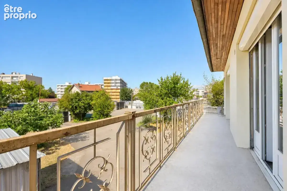 Maison de 5 pièces de 180 m² à Vaulx-en-Velin - photo 16