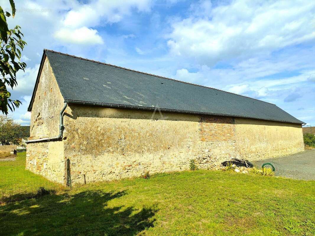 Maison à LA CHAPELLE-D&#039;ALIGNE