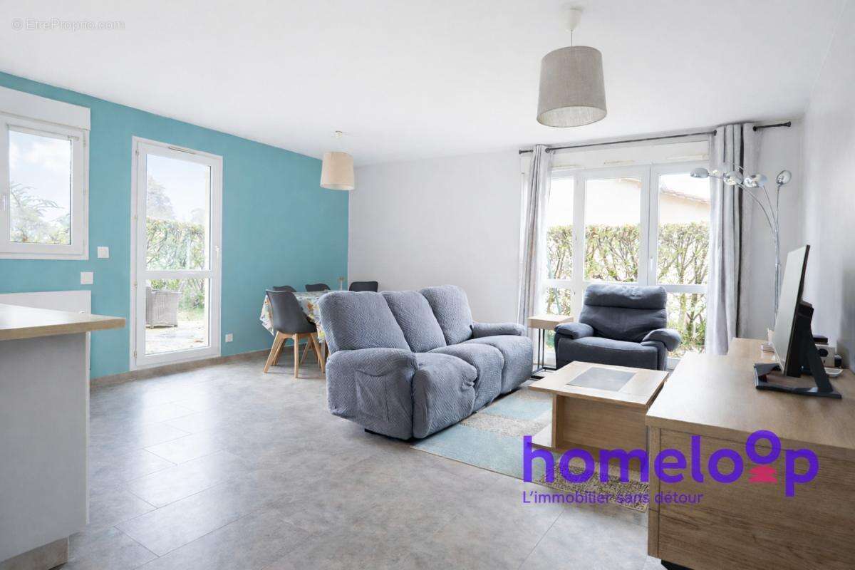 Appartement à SAINT-GENIS-LAVAL