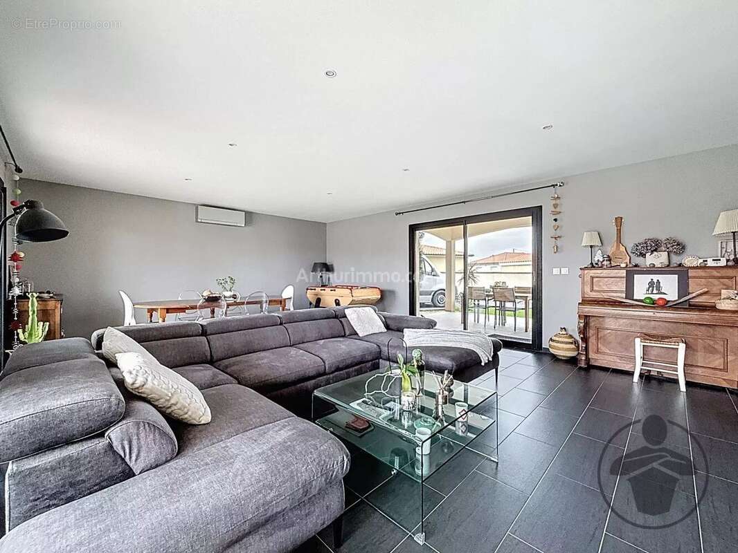 Maison à CAMPS-SUR-L'ISLE