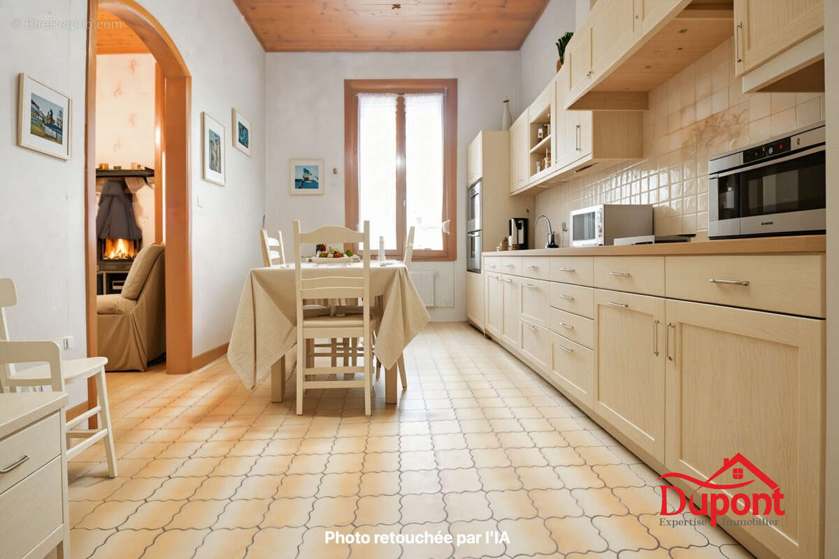 Maison à QUIEVRECHAIN