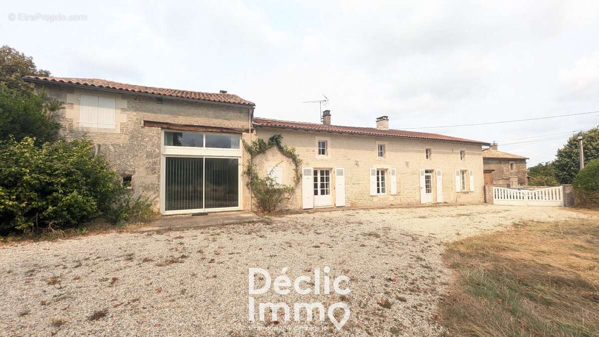 Maison à THEIL-RABIER