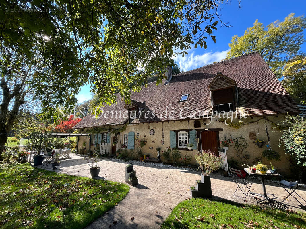 Maison à SURY-EN-VAUX