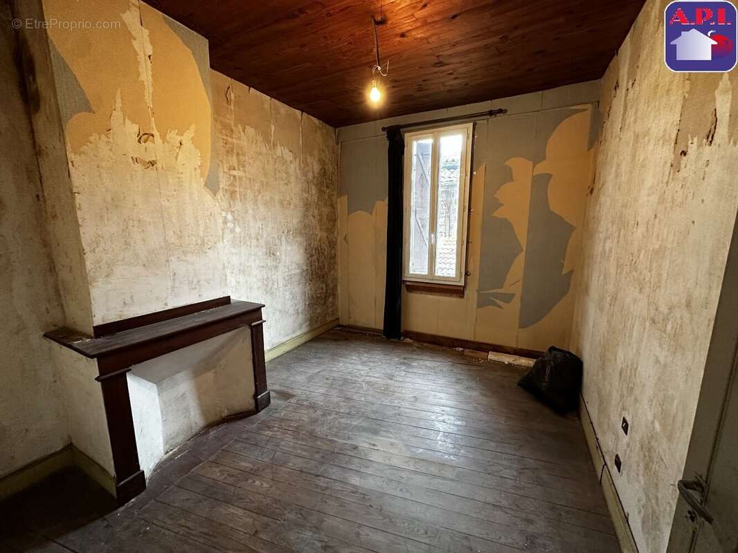 Maison 122 m² à Castelnau-Durban  - photo 6