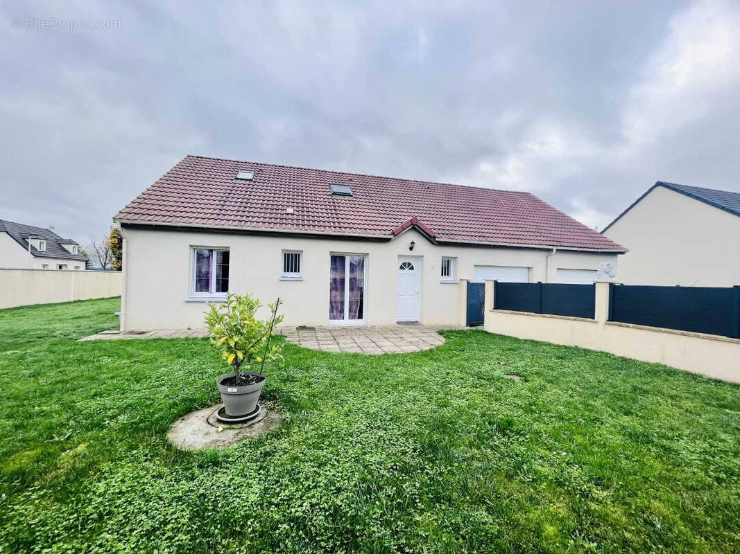 Maison à COUVRON-ET-AUMENCOURT