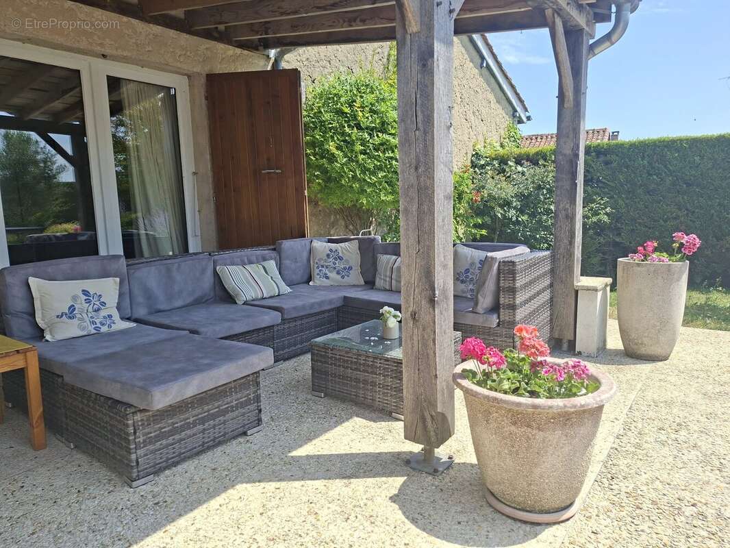 Propriété en pierre en excellent état avec piscine chauffée - photo 15