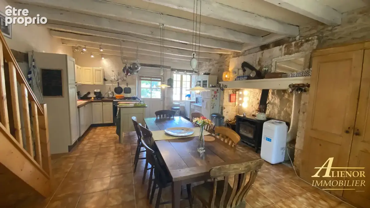 Propriété pierre avec gîte et dépendances - proche Brantôme, Quinsac 24530, - photo 6