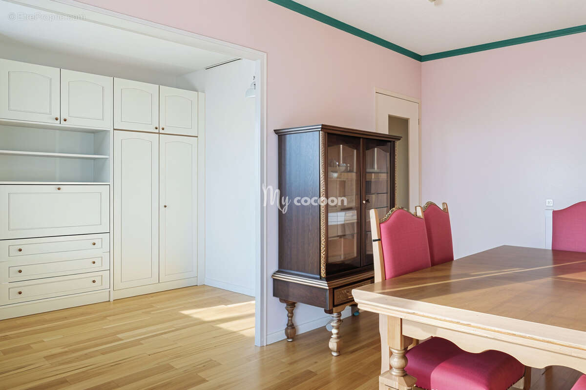 Maison à MEYZIEU