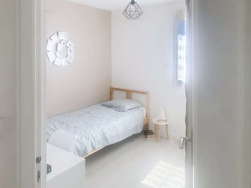 Appartement à vendre 4 pièces VENISSIEUX (69) - photo 4