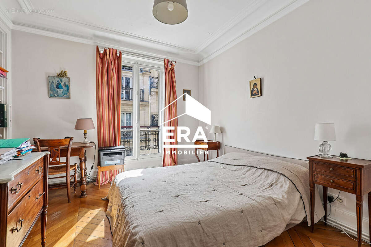 Appartement à PARIS-8E