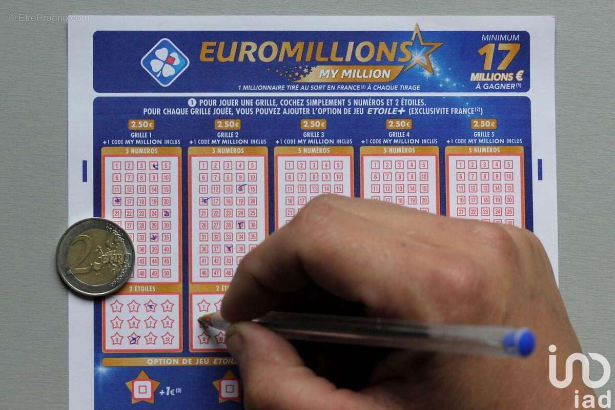 Photo 3 - Commerce à ROUSSON