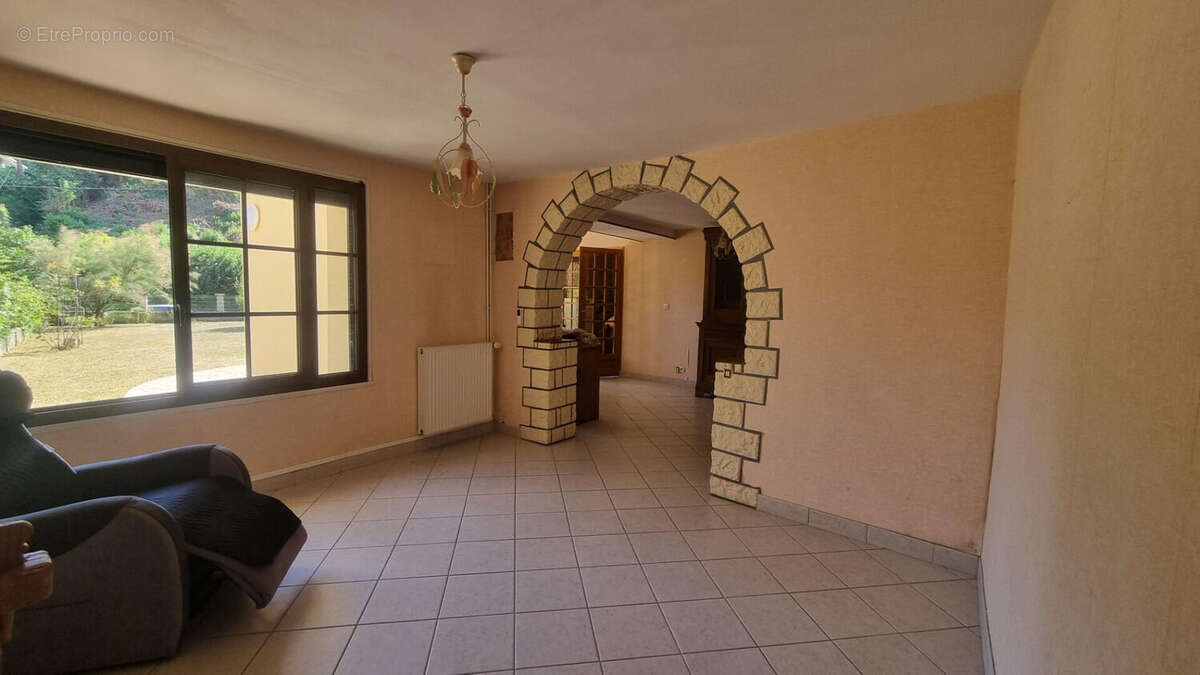 Maison à vendre Val-de-la-Haye  99,04 m²  3 chambres  Garage, Cave & Jardin - photo 9