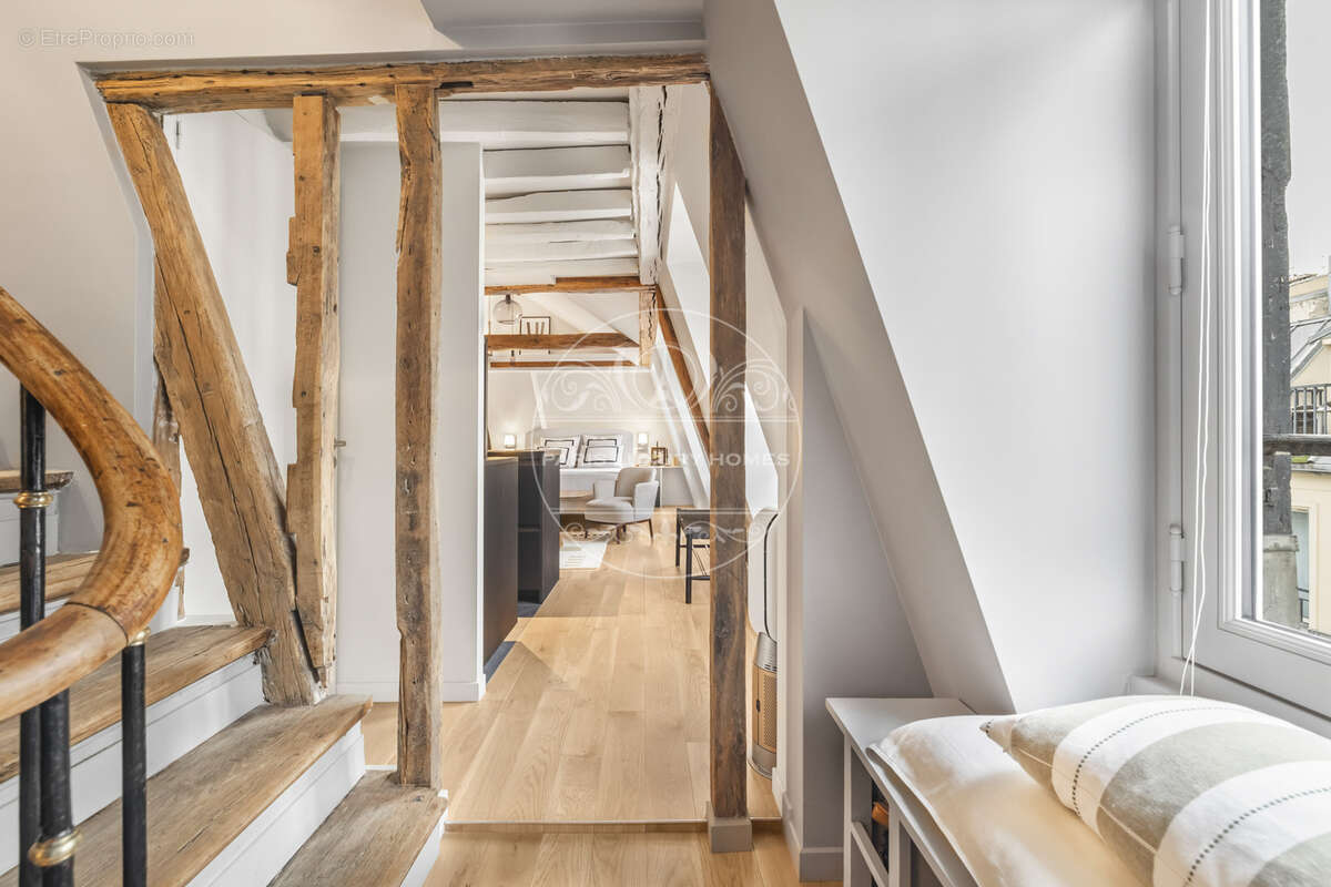 Appartement à PARIS-1E