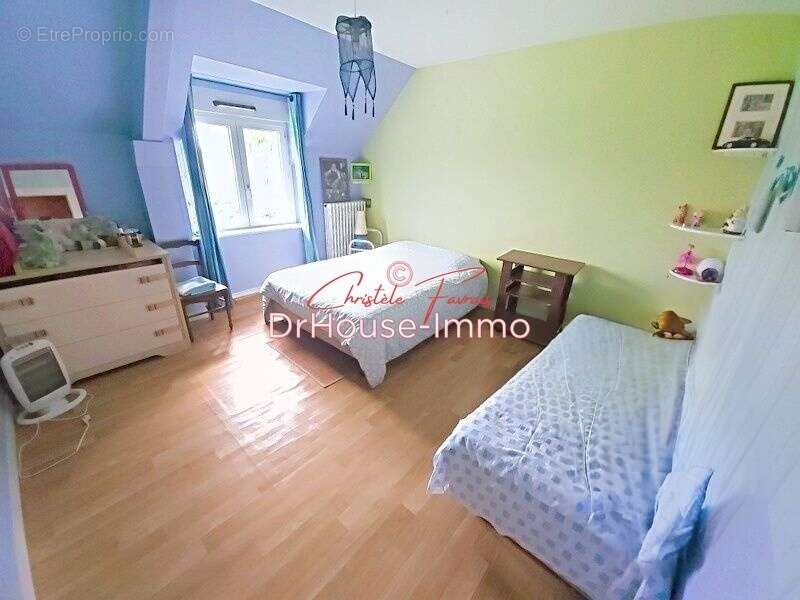 Maison à SAINT-GEORGES-DE-REINTEMBAULT