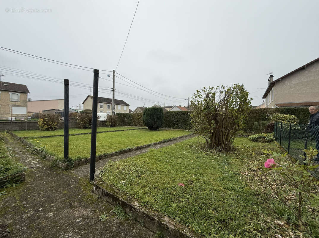 Appartement à MIRECOURT