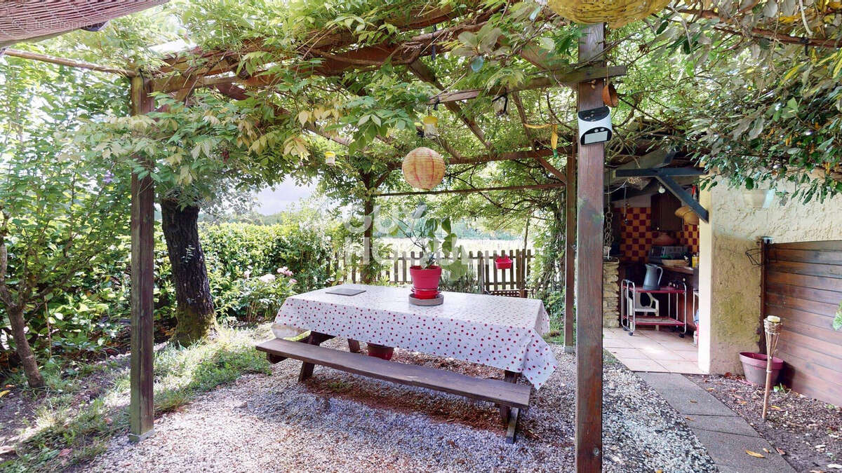Maison à CABANAC-ET-VILLAGRAINS