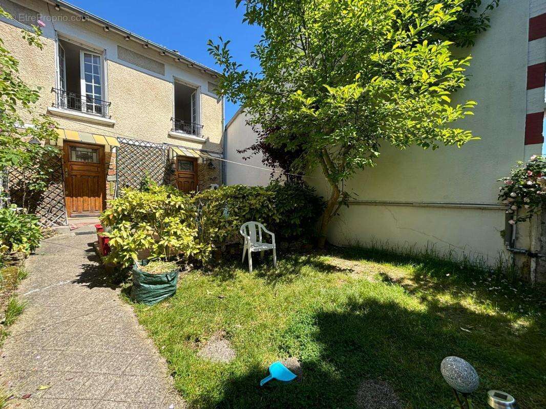 Maison à LE PERREUX-SUR-MARNE
