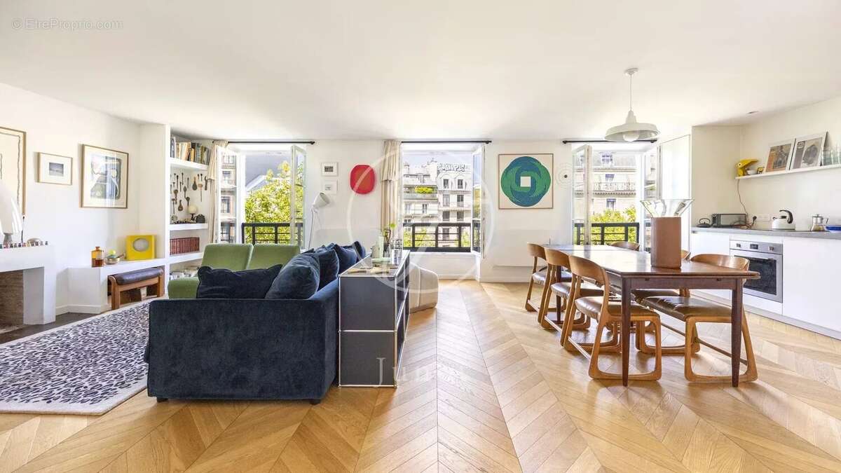 Appartement à PARIS-3E