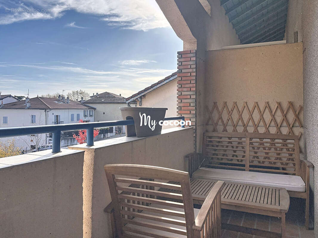 Appartement à SAINT-GENIS-LES-OLLIERES