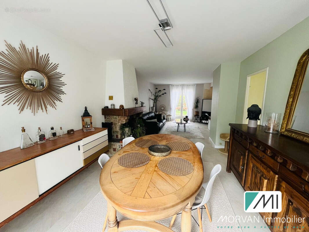 Maison à LES ESSARTS-LE-ROI