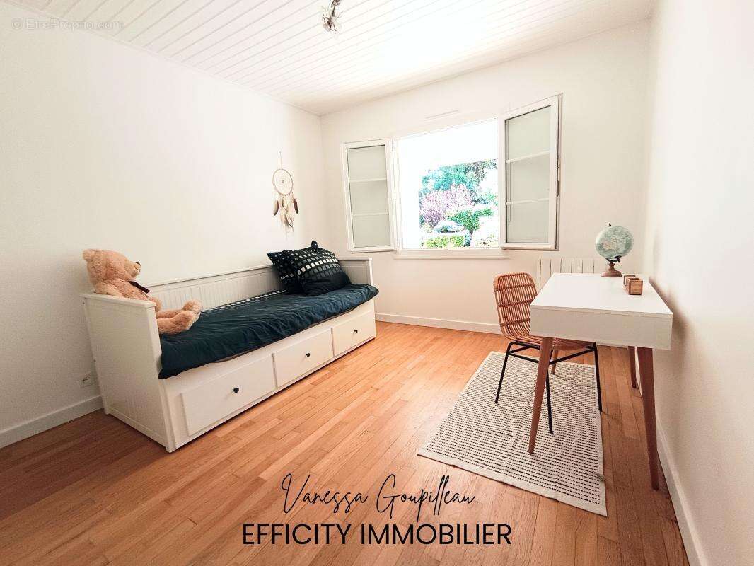 Maison 153 m² à Saint-Hilaire-La-Foret  - photo 9