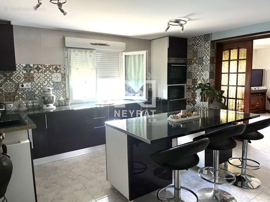 Maison 289 m² à Farges-Les-Chalon  - photo 11
