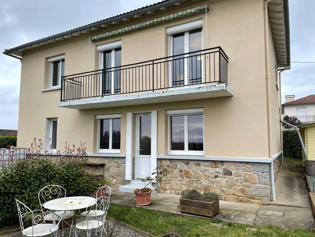 Maison à PLEAUX