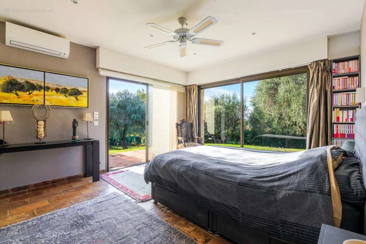 Maison à TOURRETTES-SUR-LOUP