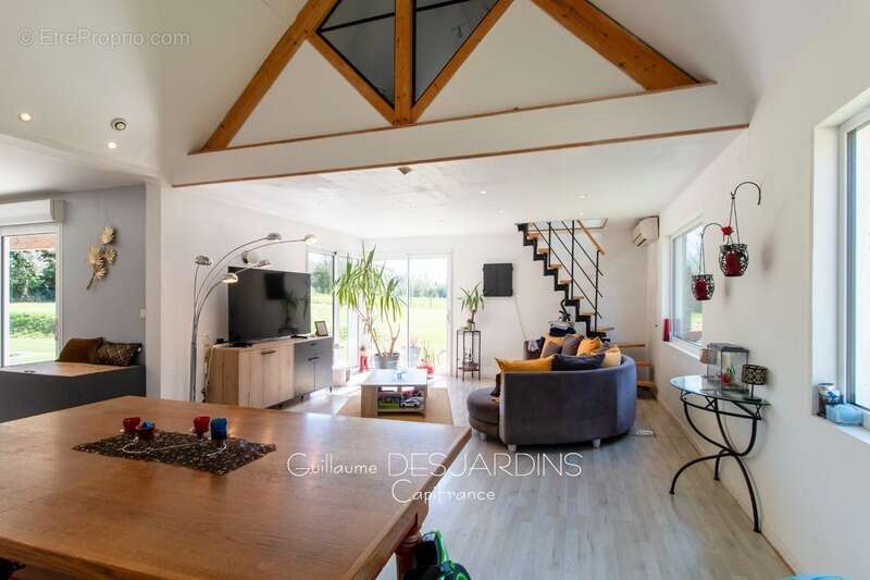 Maison à AUBRY-LE-PANTHOU