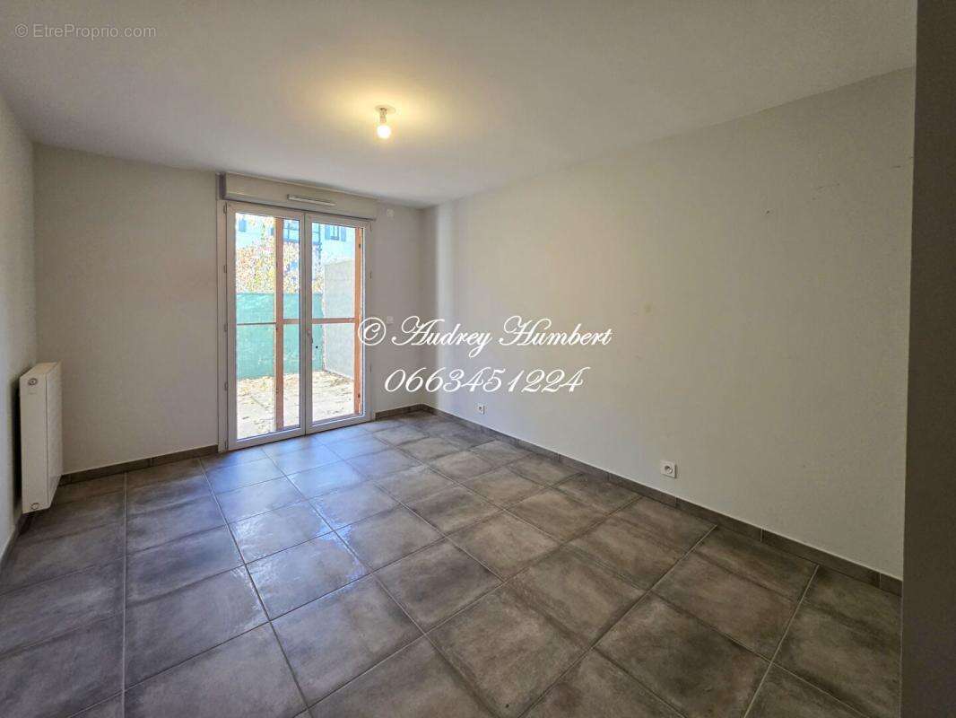 En RDC d'une résidence prisée, BEL APPARTEMENT T3 DE 67 M²  avec jardin, place de parking, terrasse et possibilité de garage en  - photo 7
