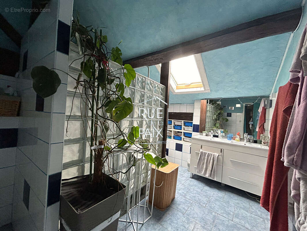 Maison à LA ROCHE-RIGAULT