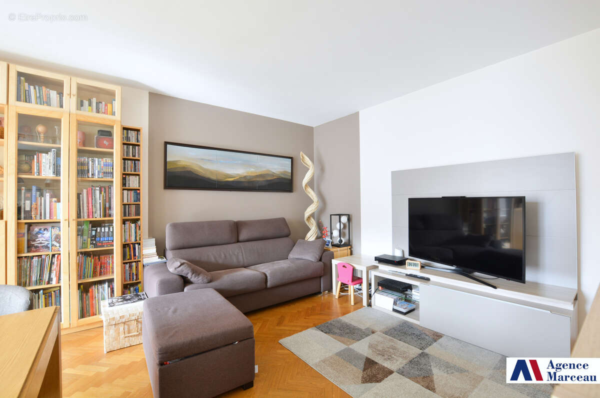 Appartement à COURBEVOIE