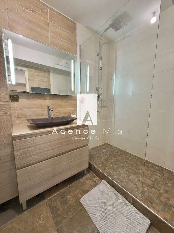 Appartement à REYVROZ