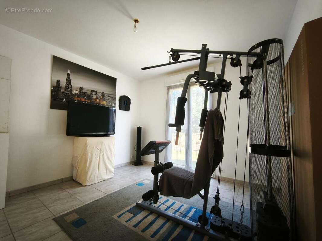 Photo 8