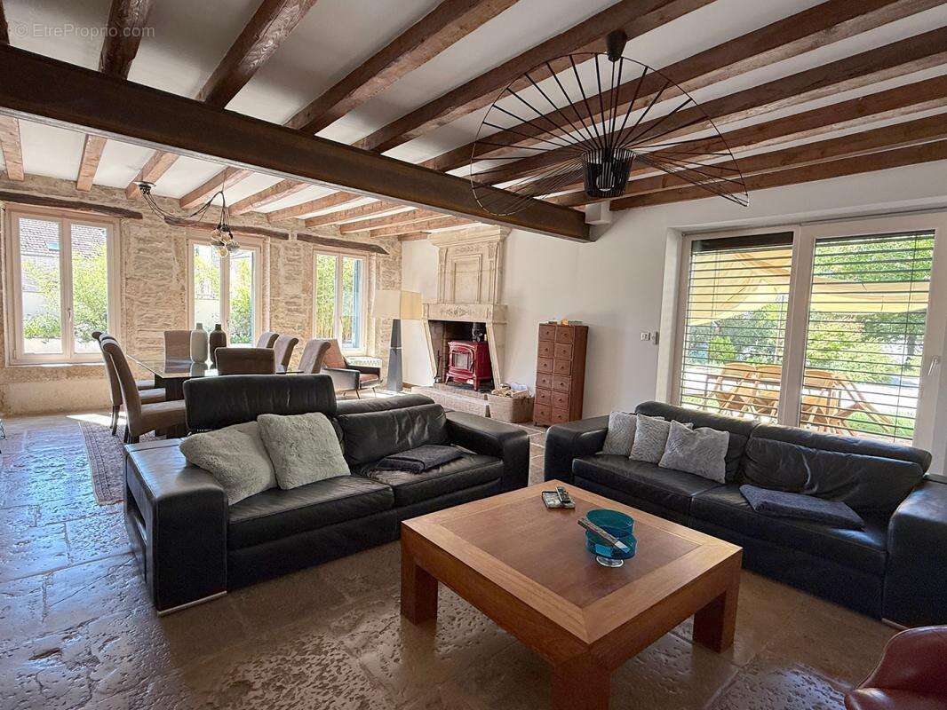 Maison ancienne de 7 pièces 190 m2 avec piscine - photo 6