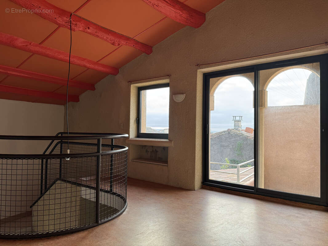 Appartement à MONTPEYROUX