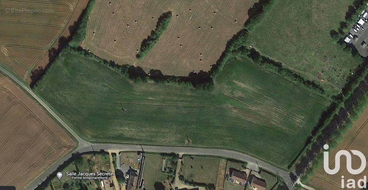 Photo 1 - Terrain à BONNETABLE