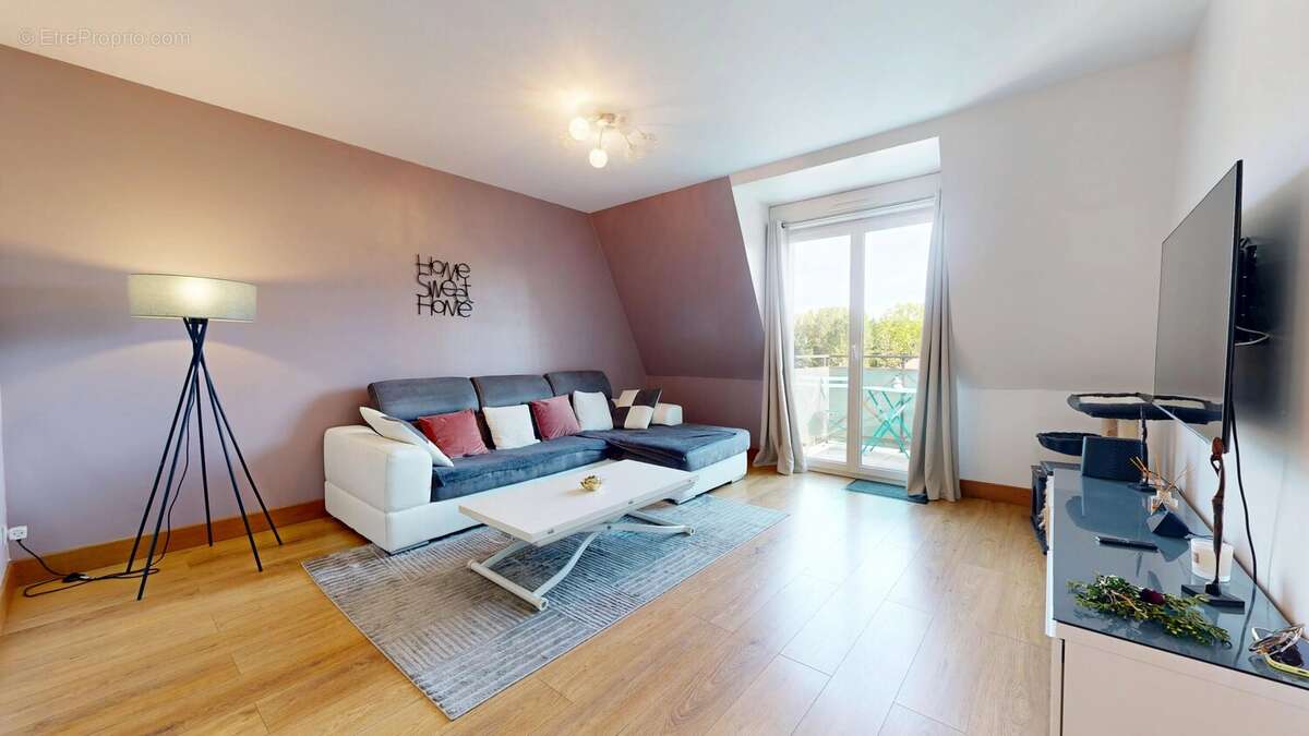 Appartement à VAUJOURS