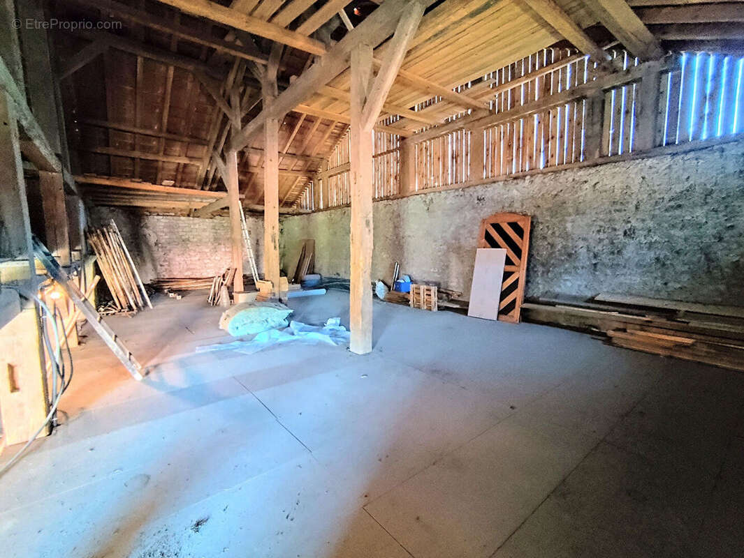 Appartement à BROUVELIEURES