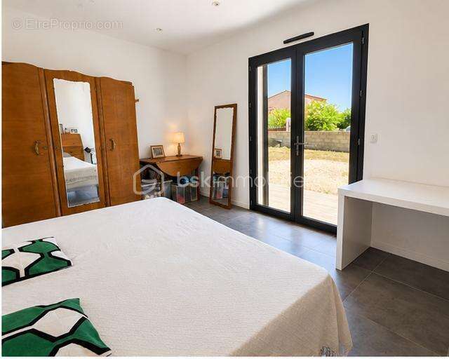 SANARY-SUR-MER – Villa d'architecte 2017 – 129 m² – Piscine – 3 suites – Terrain plat 800 m² - photo 7