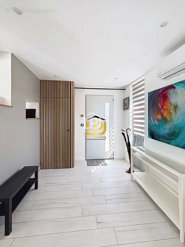 Maison familiale T4 entièrement rénovée au cœur d'Auterive – 110 m² – Jardin, terrasse et stationnements - photo 3