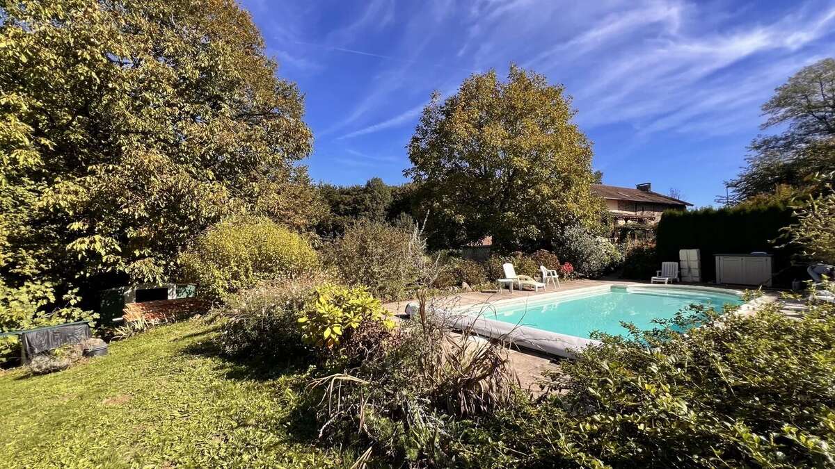 Maison à SAINT-PIERRE-DE-FRUGIE