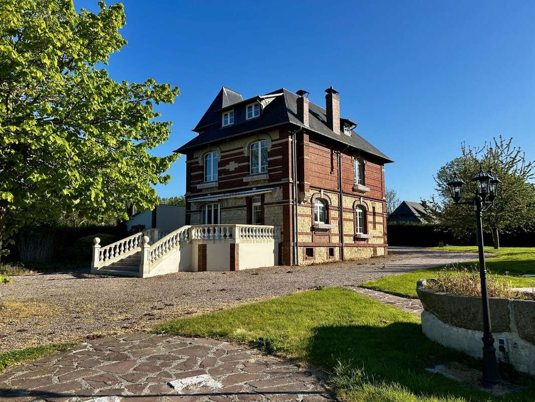Maison à BONNEVILLE-SUR-TOUQUES