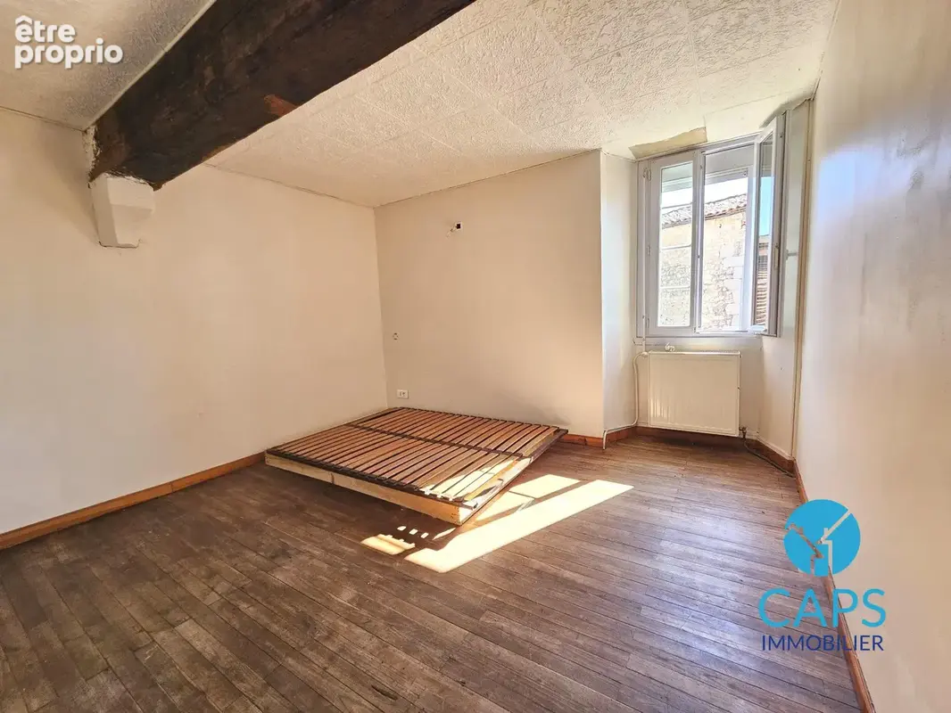Maison 4 pièces 106 m² à vendre à Voulgezac (16250) - photo 8