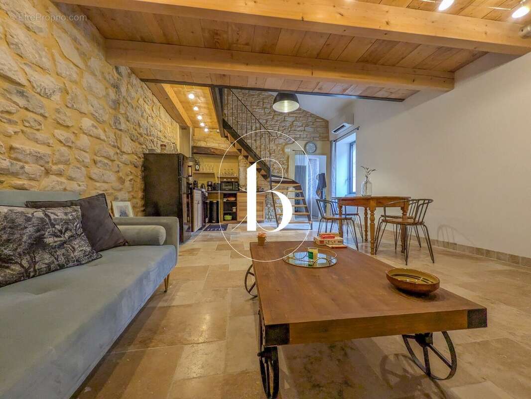 Appartement à BARJAC