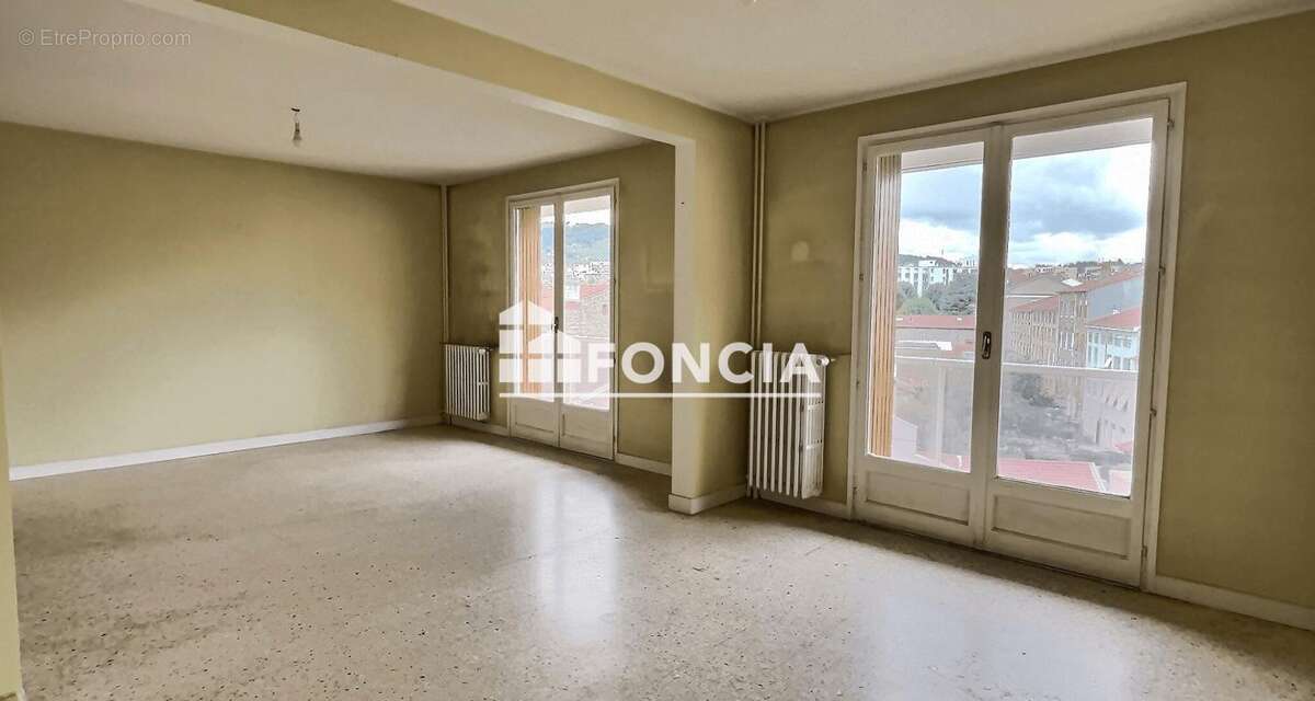 Appartement à SAINT-ETIENNE