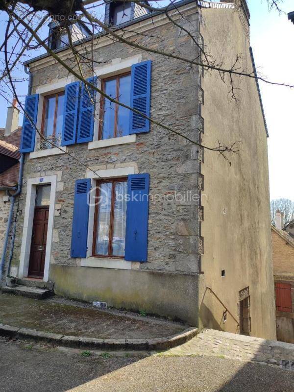 Maison à FRESNAY-SUR-SARTHE