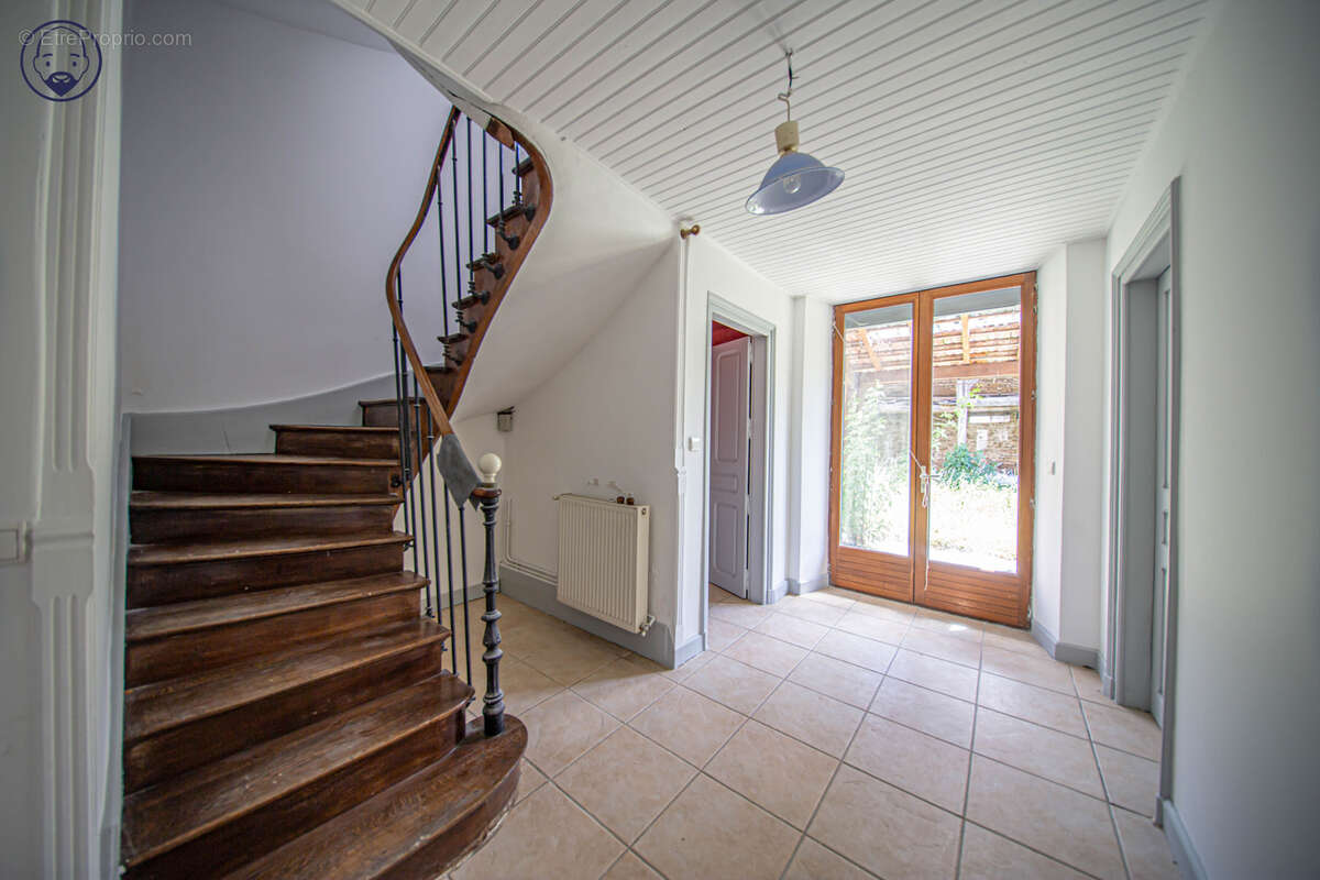 Spacieuse maison avec dépendance et pâture - photo 8
