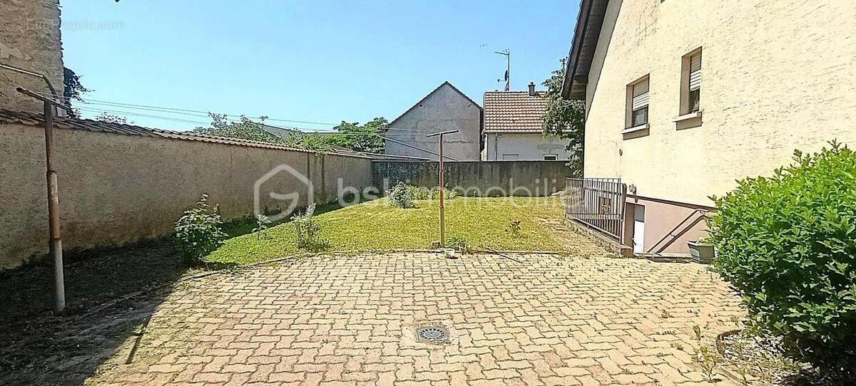 Grande maison individuelle sur 1000 m2 de terrain cloturé - photo 3